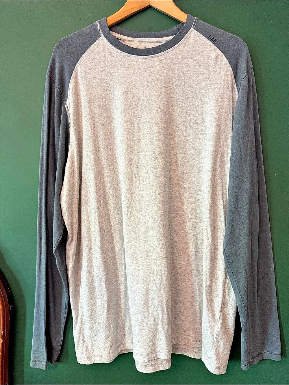 tasc Performance Carrollton Raglan Long Sleeve in Slate & Grey Size XXL Athletic